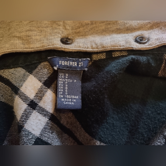 Forever 21 Flannel Hoodie Jacket / Shirt Green Black & White Plaid size S - Picture 6 of 6